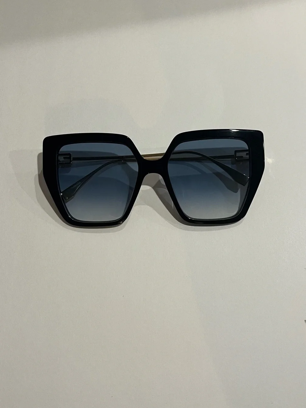 Authentic Fendi Baguette Butterfly Sunglasses Black/Gray Gradient w/ Pouch & Rec